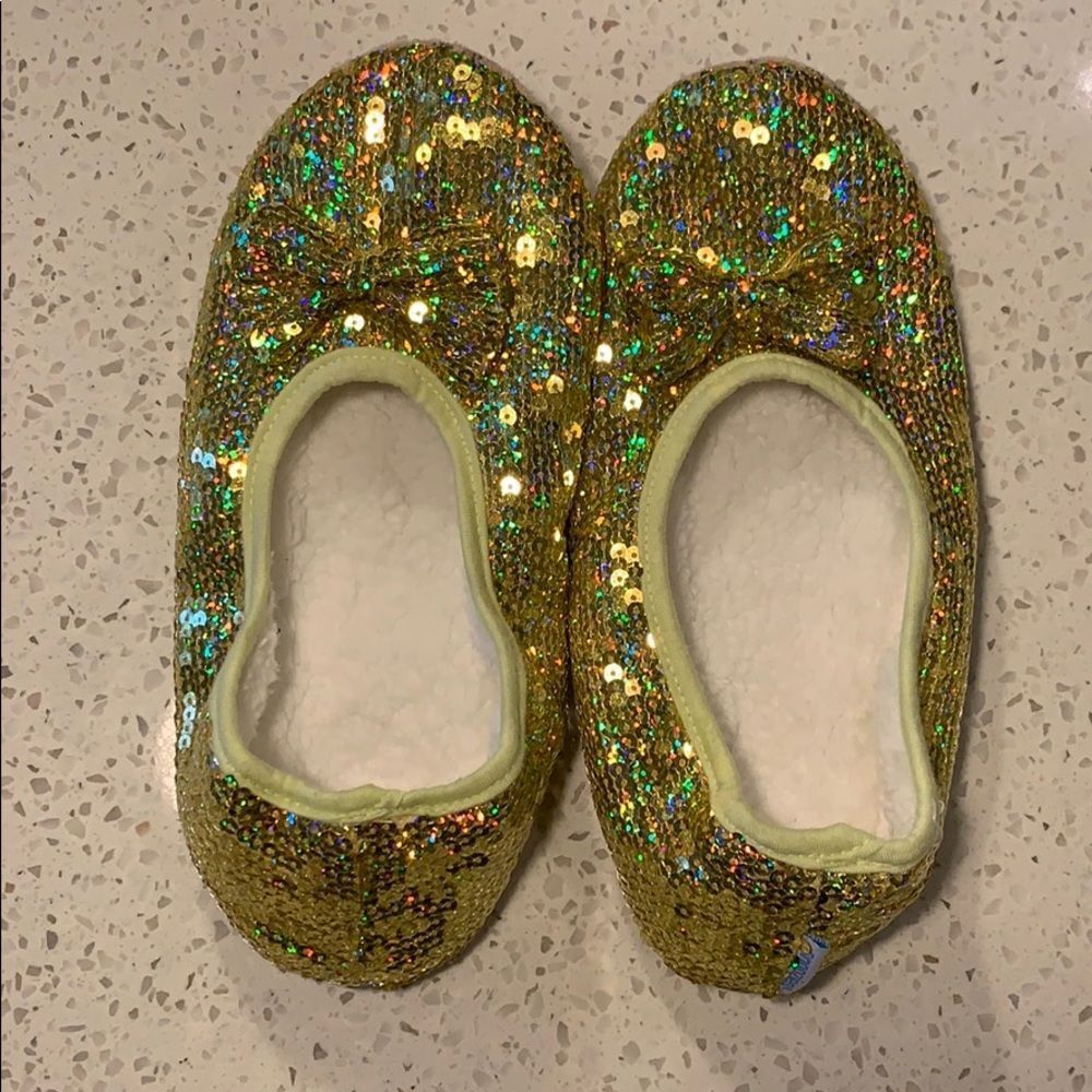NEW Gold Sequin Snoozies Slippers (Size: Large)